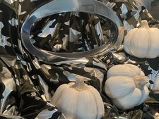 ⸻Moderne Designer-Lampe in Silberoptik – elegantes Wohnaccessoire