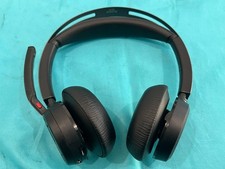 Plantronics Poly Voyager Focus