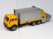 Siku  1:50 Mercedes Müllwagen mit Müllcontainer. Gebraucht.