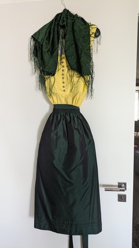 Dirndl handgefertigt - xl,