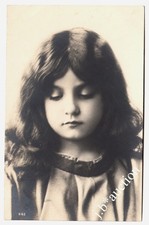 Schönes MÄDCHENPORTRÄT