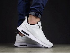 Nike Air Max Tavas Sneakers