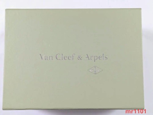 Van cleef arpels leerbox - &,