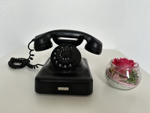 Altes bakelit drehwähltelefon - altes, bakelit-drehwähltelefon