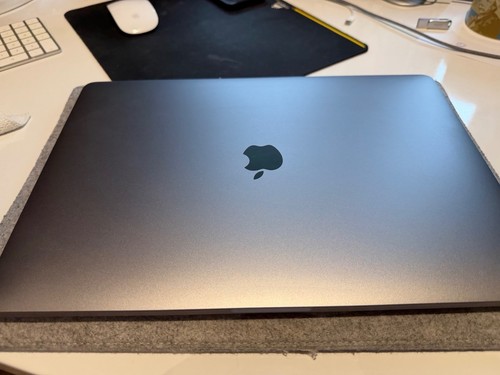 Macbook pro - 15", (a1707)