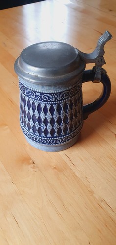 Bierkrug mit zinndeckel - mit,