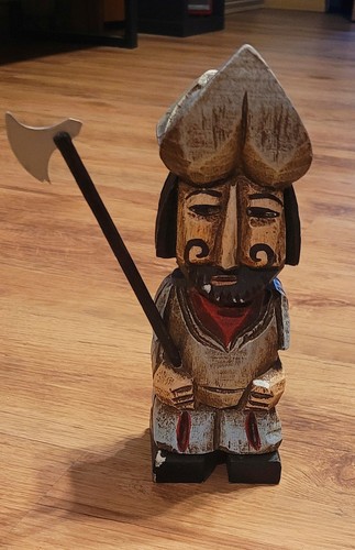 Geschnitzte volkskunst - geschnitzte,