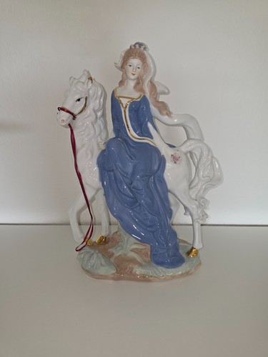 Edle porzellanfigur dame mit - porzellanfigur,