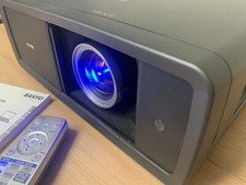 Sanyo PLV-Z2000 1080P Profi