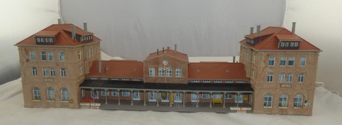 Gebäude bahnhof calw von - bahnhof,
