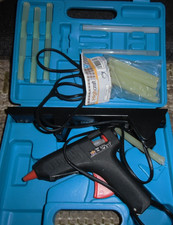 Heißklebepistole mit Leimstäben