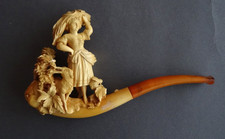 Meerschaumpfeife eine Magd oder Bäuerin mit Ziege, Bernsteinmundstück, erotisch