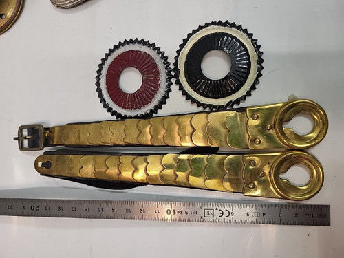 Goldfarbende schuppenkette der - goldfarbende,