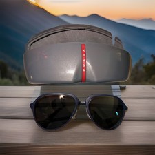 Prada Sonnenbrille & Case Blau