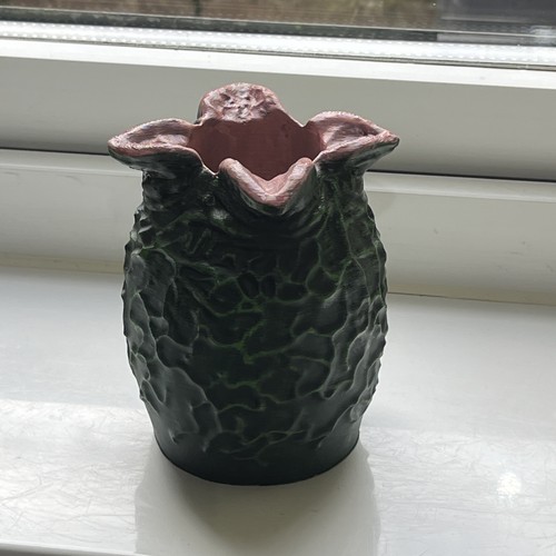 Alien egg ovomorph - ovomorph, schlüpft