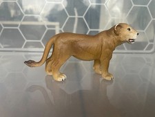 Schleich 14184 - Löwin stehend - Wildlife / Safari / Dschungel -