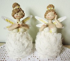 Dekofigur Elfen - Engel mit Rüschenrock und Blüten in zart gelb 16 cm hoch