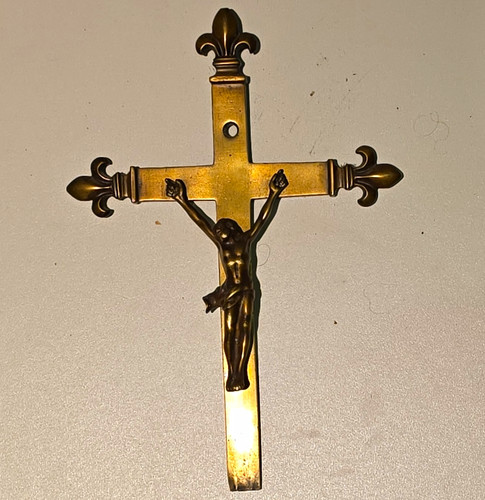 Kruzifix wandkreuz aus metall - kruzifix,