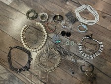 Schmuckpaket 20 Tlg Guess Pilgrim Ketten Armbänder Ohrringe Modeschmuck