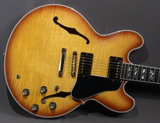 Gibson ES-335 Supreme Royal
