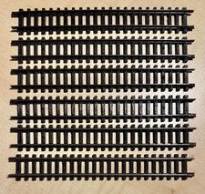 ARNOLD, 1020, gerades Gleis 111 mm lang, 6 Stück, schwarze Schwellen. Neuwertig!