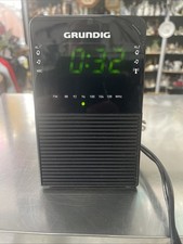Grundig Sonoclock 790 DCF schwarz/silber Radiowecker (UKW, Kopfhöreranschluss)