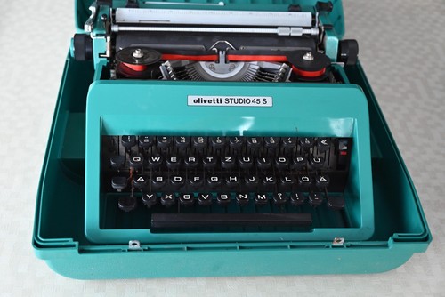 Schreibmaschine aus den - 70er, *