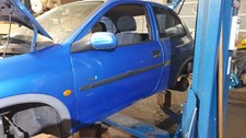 TÜR Links ( 2/3 Türer ) Opel Corsa B Farbe Ardenblau ( Z291 ) Limousine