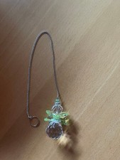 Schutzengel Kristallengel in grün Engel aus Kristallperlen und Kristallkugel