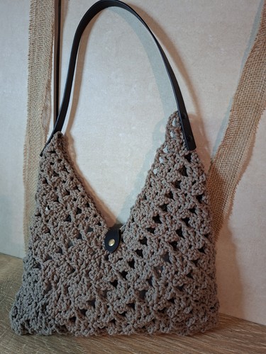 Gehäkelte tasche farbe coffee - gehäkelte,