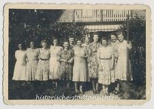 Pinneberg - Frauen beim 'Erbeeressen bei Familie Buchholz' - Altes Foto 1940er