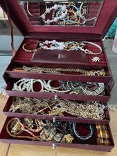 Verkaufe ein großes Schmuck