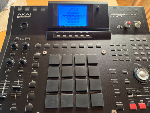Akai mpc 4000 max - mpc, ram;