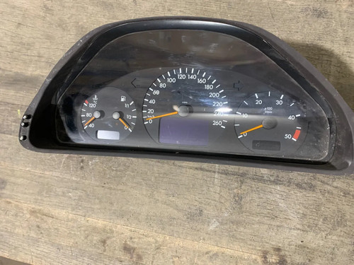 Mercedes klasse w210 - mercedes,