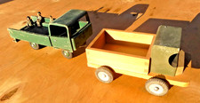 2 x Holz NVA LKW  +  2