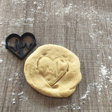 Herz mit Herzschlag Ausstecher