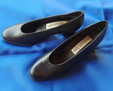 Schöne Pumps. Blockabsatz. Echtes Leder. Elegant 80er Vintage. Schwarz. Gr 38