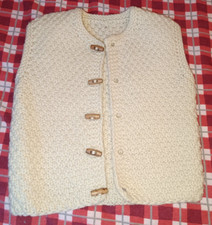 Trachten Strickweste 116/122 Jungen Handarbeit Handmade Trachtenweste Creme NEU