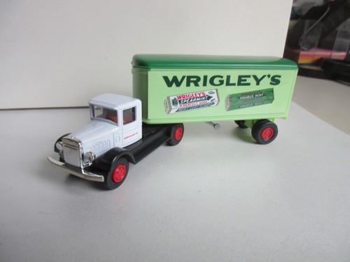 China vintage box semitrailer
