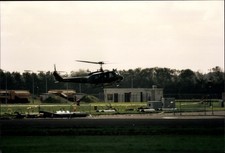 Foto Hubschrauber Bell UH-1D Huey bei Landung - 3836137