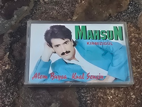 Mahsun kırmızıgül alem - –,