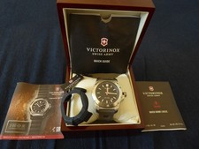 VICTORINOX I.N.O.X Herrenuhr - guter Zustand - INOX - Swiss Made - Datumsanzeige