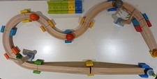 Kugelbahn aus Holz von Haba.