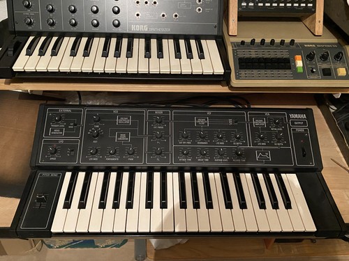 Yamaha analog synthesizer - cs-5,