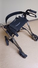 Leichtgewicht Rollator  Dietz Taima M-GT , resedagrün-metallic mit Zubehör