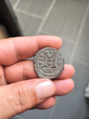 Ancient byzantine coin justin - byzantine,
