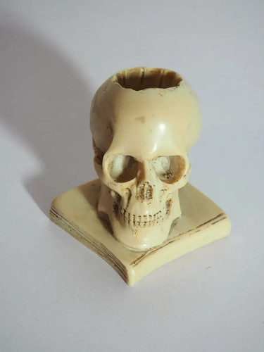 Totenkopf stiftehalter 9cm - totenkopf,