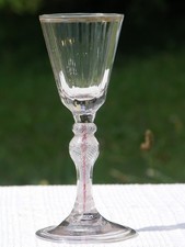 Seltenes Barock-Fadenglas um 1780, weiße + rote Fäden im Stiel, mit Abriss 