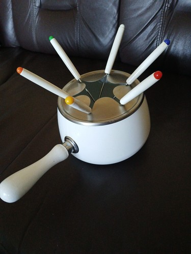 Fonduetopf mit gabeln - fonduetopf,