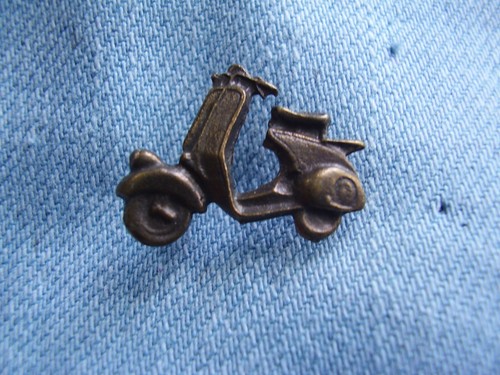 Pin vespa motorroller roller - motorroller,